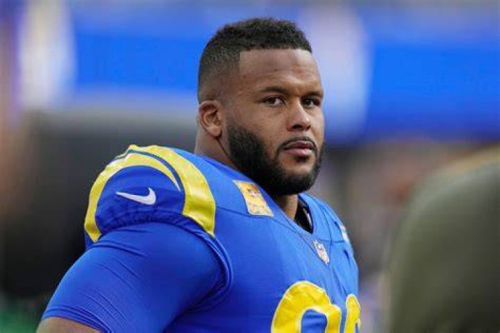 Aaron Donald height and weight – Measurement in meters, feet, KG and Ibs 1 Aaron Donald