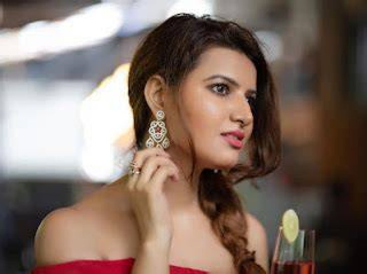 sareeka dhillon hot