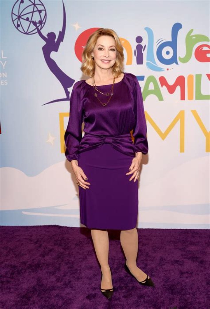 Sharon Lawrence Net Worth